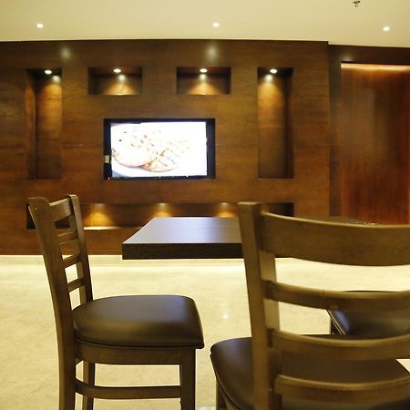 Flora Hotel Suite 2 فلورا2 للشقق المخدومة Riadh Exterior foto